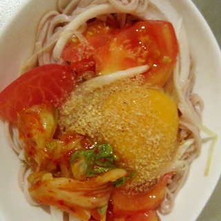 キムチトマトと卵の冷やし蕎麦